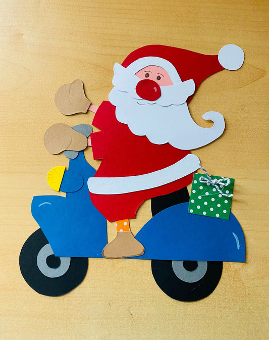 Advent: Der Weihnachtsmann fährt Roller