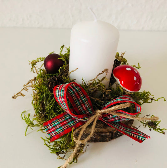 Advent: Eine Tischdekoration mit Kerze gestalten
