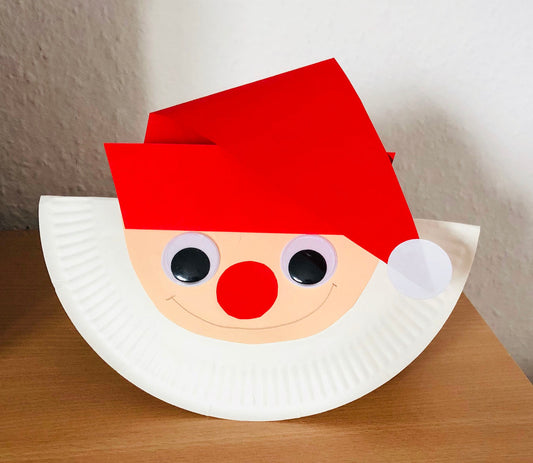 Advent: Einen lustigen Weihnachtsmann aus einem Pappteller basteln
