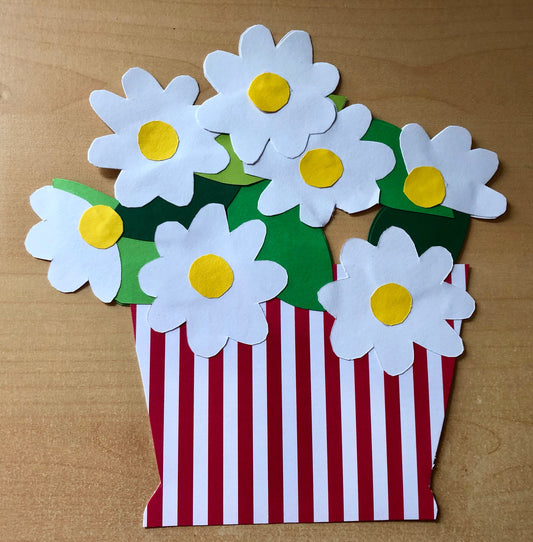 Im Sommer: Fensterbild - Margeriten im Topf