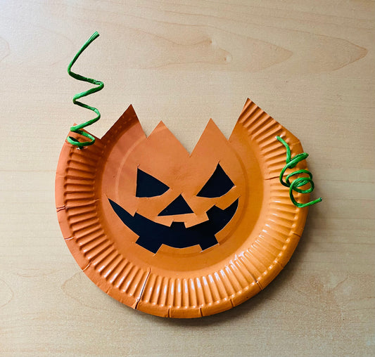 Im Herbst: Bastelidee – Kleine Kürbisgeister