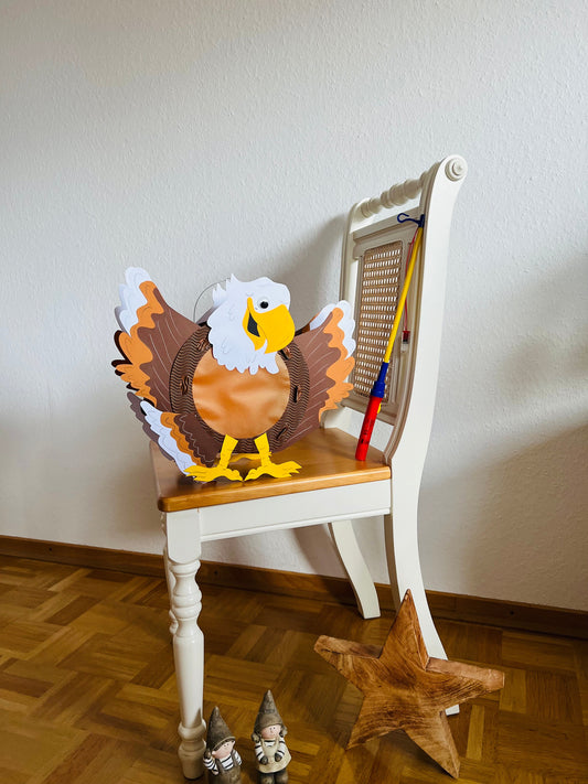 Laternenzeit: Basteln von Laternen – ein Adler