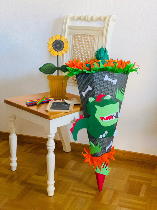 Bastelprojekt Schultüte: T–Rex – Schultüte