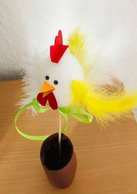 Im Frühling: Lustigen Eier-Hahn basteln